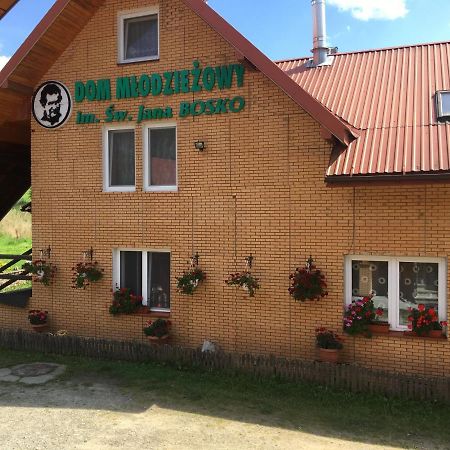 Dom Mlodziezowy W Polanie Serednie Male Exterior foto